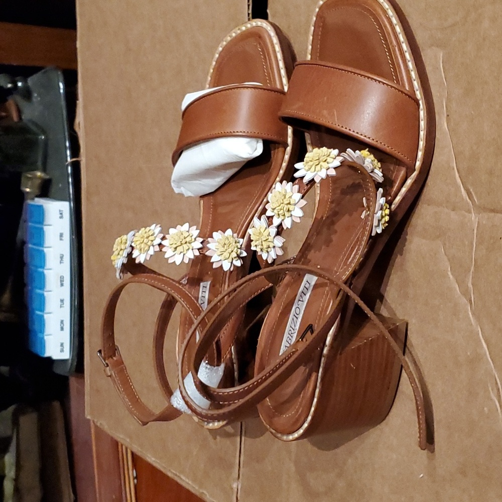 NIB $680 Fabrizio Viti sandals